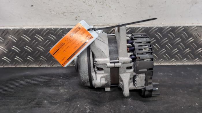 Dynamo Renault Captur II (RJB), 2020 1.3 TCE 130 16V, SUV, Benzine, 1.332cc, 96kW (131pk), FWD, H5H470; H5HB4, 2020-01, RJBHE2MF (Gebruikt)