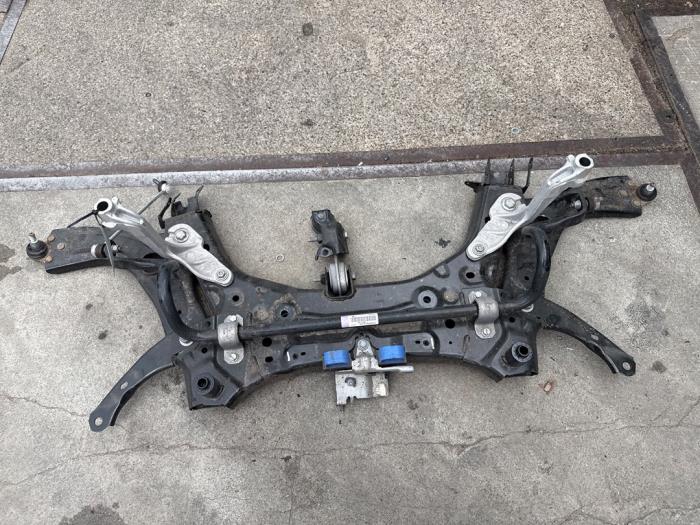 Gebruikte Subframe Renault Captur II (RJB) 1.6 E-Tech 160 Prijs € 367,50 Margeregeling aangeboden door Autodemontagebedrijf van Boxtel