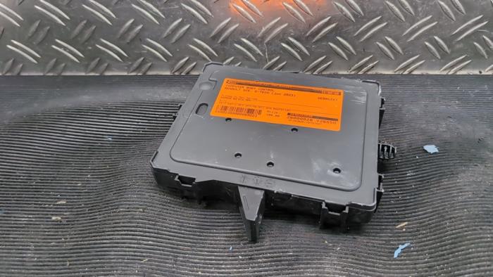 Gebruikte Module Bodycontrol Renault Scenic E-Tech Electric (RCB) EV87 Prijs € 105,00 Margeregeling aangeboden door Autodemontagebedrijf van Boxtel