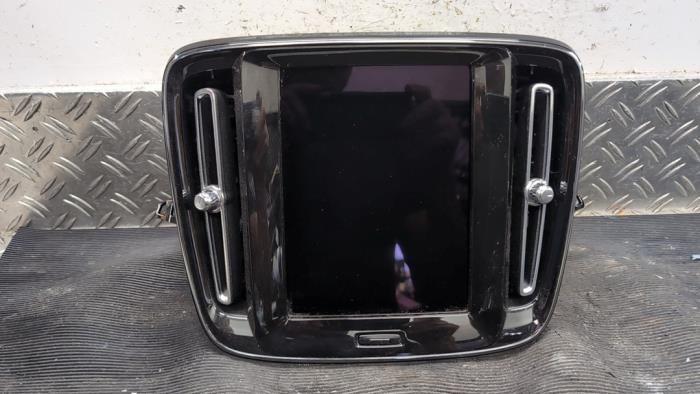 Gebruikte Display Interieur Volvo EX40 (XZ) Single Motor 70 kWh Prijs € 525,00 Margeregeling aangeboden door Autodemontagebedrijf van Boxtel