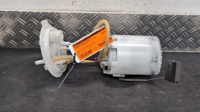 Gebruikte Tank element Pomp Landrover Range Rover Velar (LY) 2.0 16V P400e AWD Prijs € 210,00 Margeregeling aangeboden door Autodemontagebedrijf van Boxtel