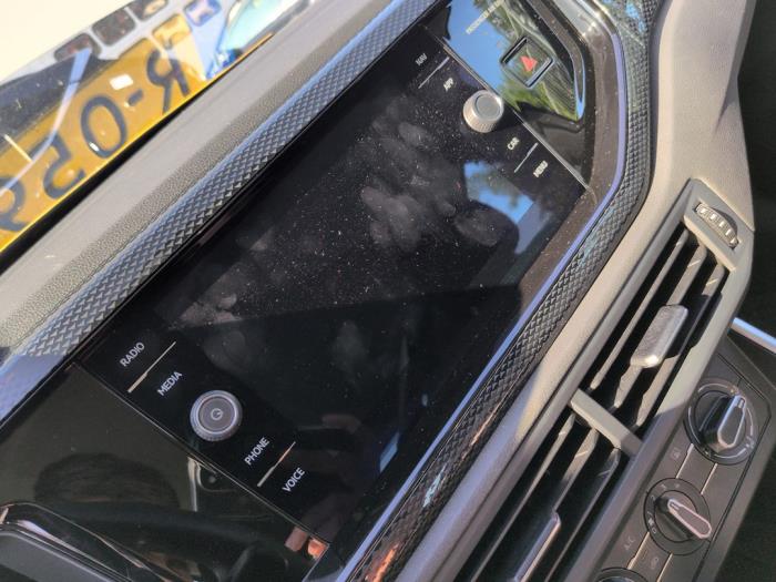 Gebruikte Display Interieur Volkswagen Polo VI (AW1) 1.0 TSI 12V Prijs € 183,75 Margeregeling aangeboden door Autodemontagebedrijf van Boxtel