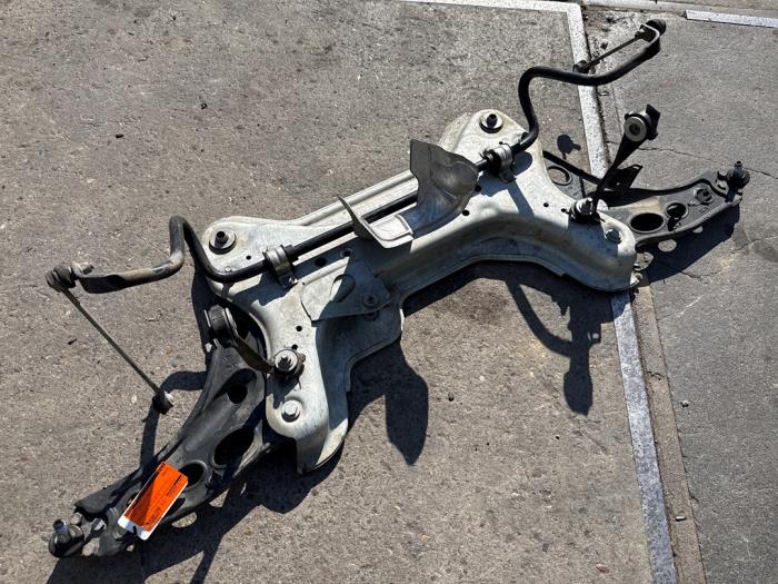 Gebruikte Subframe Renault Trafic (1FL/2FL/3FL/4FL) 2.0 dCi 16V 170 Prijs € 52,50 Margeregeling aangeboden door Autodemontagebedrijf van Boxtel