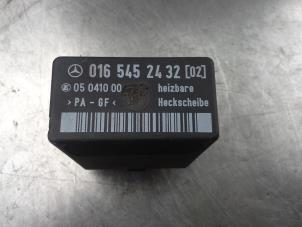 Gebruikte Achterruit verwarmings relais Mercedes Vito (638.0) 2.3 110D Prijs op aanvraag aangeboden door Akkie Stomphorst Autodemontage