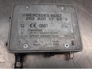 Gebruikte Antenne Versterker Mercedes CLK (W208) 2.3 230K Evo 16V Prijs € 25,00 Margeregeling aangeboden door Akkie Stomphorst Autodemontage