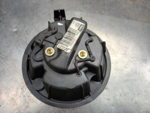 Gebruikte Kachel Ventilatiemotor Renault Modus/Grand Modus (JP) 1.6 16V Prijs € 25,00 Margeregeling aangeboden door Akkie Stomphorst Autodemontage