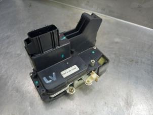 Gebruikte Deurslot Mechaniek 4Deurs links-voor Ford Fiesta 5 (JD/JH) 1.4 16V Prijs € 40,00 Margeregeling aangeboden door Akkie Stomphorst Autodemontage