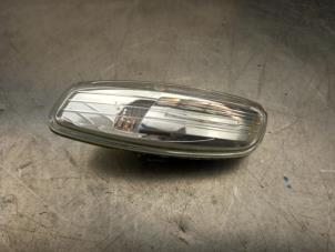 Gebruikte Knipperlicht spiegel links Peugeot 207/207+ (WA/WC/WM) 1.6 16V Prijs € 15,00 Margeregeling aangeboden door Akkie Stomphorst Autodemontage