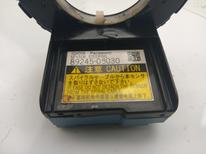 Stuurhoek sensor van een Toyota Verso 2.0 16V D-4D-F 2010