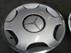 Gebruikte Wieldop Mercedes Diversen Prijs op aanvraag aangeboden door Akkie Stomphorst Autodemontage