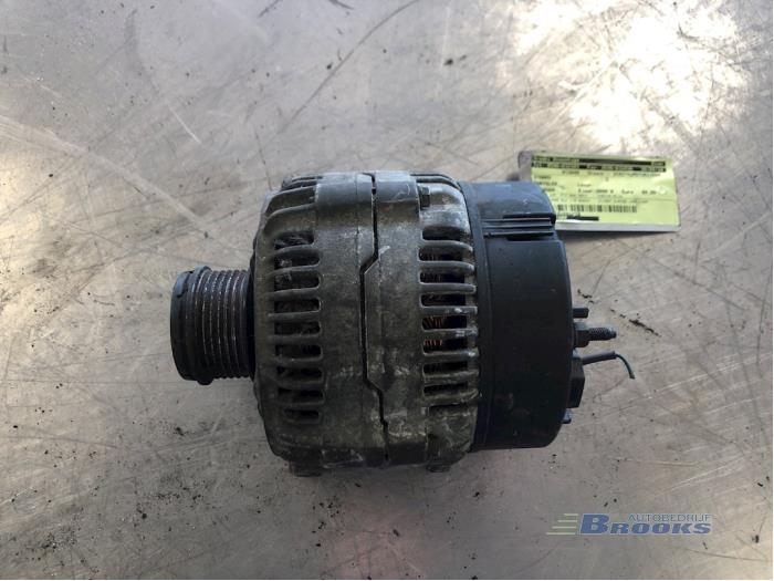 Gebruikte Dynamo Chrysler Voyager/Grand Voyager 2.5 TDiC Prijs € 20,00 Margeregeling aangeboden door Autobedrijf Brooks