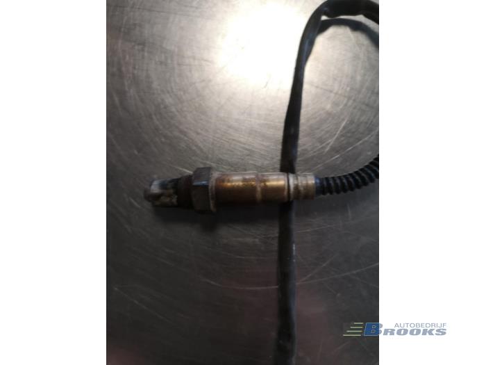 Lambda Sonde van een Audi A4 Avant (B6) 2.4 V6 30V 2003