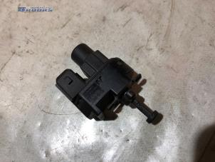 Gebruikte Remlicht Schakelaar Ford Mondeo Prijs € 5,00 Margeregeling aangeboden door Autobedrijf Brooks