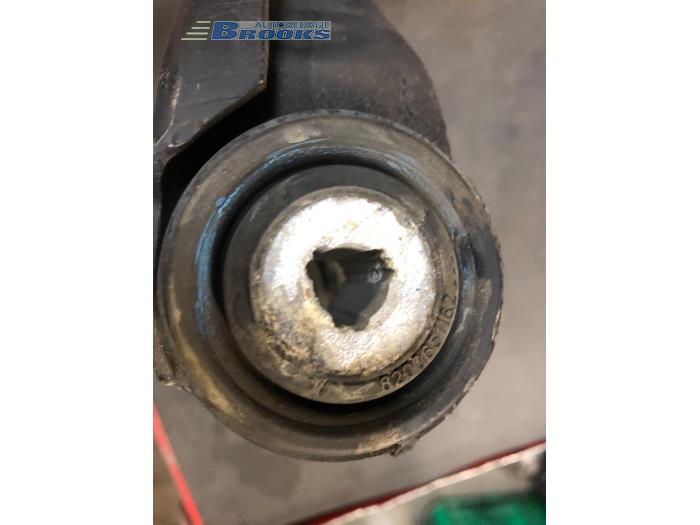 Draagarm onder rechts-voor van een Renault Twingo II (CN) 1.2 16V GT TCE 2008