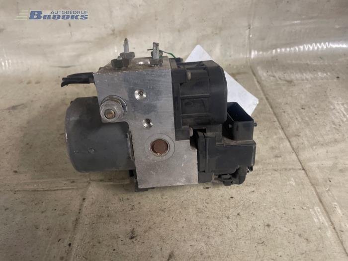 Gebruikte ABS Pomp Alfa Romeo 156 (932) 1.6 Twin Spark 16V Prijs € 40,00 Margeregeling aangeboden door Autobedrijf Brooks