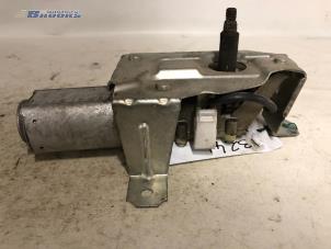 Gebruikte Motor Ruitenwisser achter Fiat Doblo (223A/119) 1.9 JTD Prijs € 20,00 Margeregeling aangeboden door Autobedrijf Brooks
