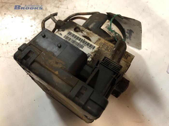 Gebruikte ABS Pomp Chrysler Voyager/Grand Voyager 2.5 TDiC Prijs € 40,00 Margeregeling aangeboden door Autobedrijf Brooks