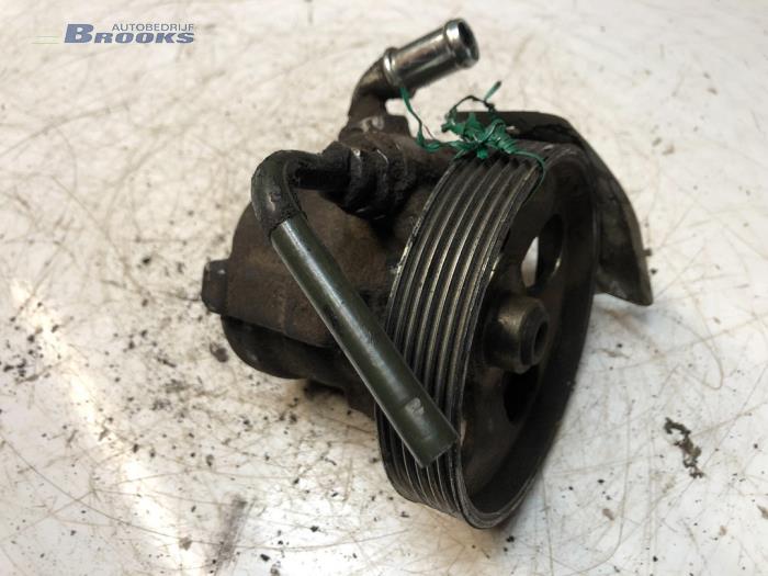 Gebruikte Pomp Servo Citroen Berlingo 1.6 HDI 16V 75 Prijs € 45,00 Margeregeling aangeboden door Autobedrijf Brooks