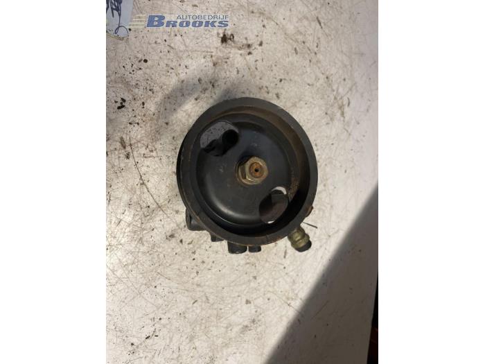 Gebruikte Servopomp Nissan Almera (N15) 1.6 GX,SLX,SR 16V Prijs € 24,00 Margeregeling aangeboden door Autobedrijf Brooks