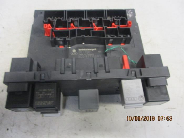 Gebruikte Computer Body Control Volkswagen Passat Variant (3C5) 2.0 TDI 16V 140 Prijs € 80,00 Margeregeling aangeboden door Autobedrijf Brooks