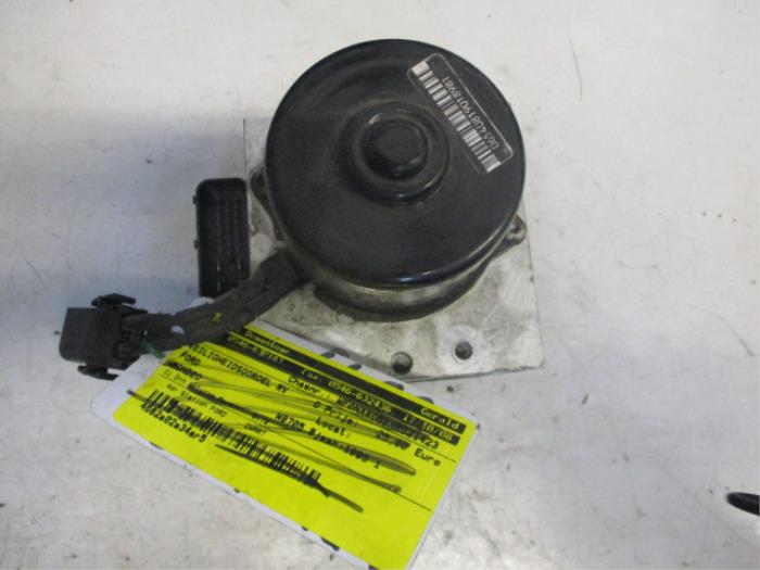 Gebruikte ABS Pomp Volkswagen Lupo (6X1) 1.4 16V 75 Prijs € 40,00 Margeregeling aangeboden door Autobedrijf Brooks