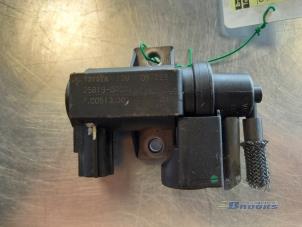 Gebruikte Overdrukklep Turbo Toyota Avensis (T27) 2.2 16V D-4D-F 180 Prijs € 20,00 Margeregeling aangeboden door Autobedrijf Brooks