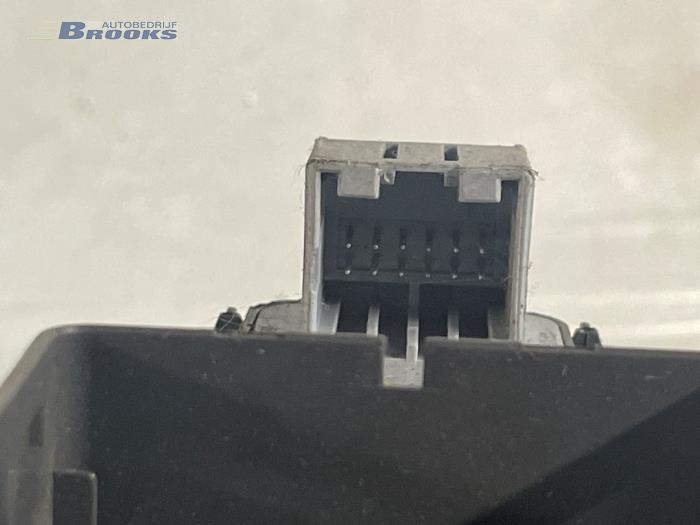 Spiegel Schakelaar van een Peugeot Boxer (U9) 2.2 HDi 120 Euro 4 2008