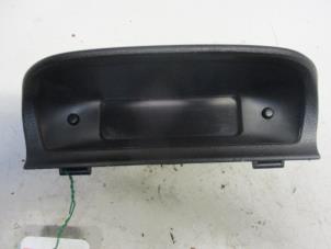 Gebruikte Display Interieur Peugeot 307 (3A/C/D) 1.4 HDi Prijs € 20,00 Margeregeling aangeboden door Autobedrijf Brooks