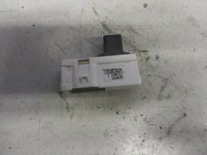 Gebruikte Display Interieur Dacia Dokker Express (8S) 1.5 dCi 75 Prijs € 30,00 Margeregeling aangeboden door Autobedrijf Brooks