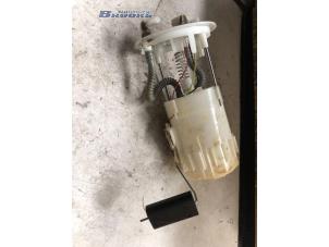 Gebruikte Brandstofpomp Elektrisch Dacia Dokker Express (8S) 1.5 dCi 75 Prijs € 100,00 Margeregeling aangeboden door Autobedrijf Brooks