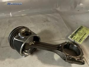 Gebruikte Zuiger Volkswagen Transporter/Caravelle T4 2.5 TDI Prijs € 100,00 Margeregeling aangeboden door Autobedrijf Brooks