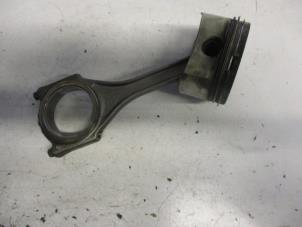 Gebruikte Zuiger Audi S4 (B7) S4.2 V8 40V Prijs op aanvraag aangeboden door Autobedrijf Brooks