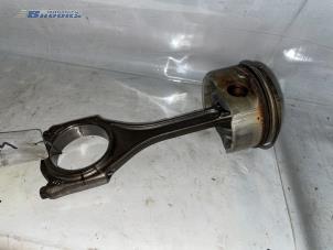 Gebruikte Zuiger Audi S4 (B7) S4.2 V8 40V Prijs op aanvraag aangeboden door Autobedrijf Brooks