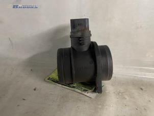 Gebruikte Luchtmassameter Volkswagen Caddy III (2KA,2KH,2CA,2CH) 2.0 SDI Prijs € 10,00 Margeregeling aangeboden door Autobedrijf Brooks