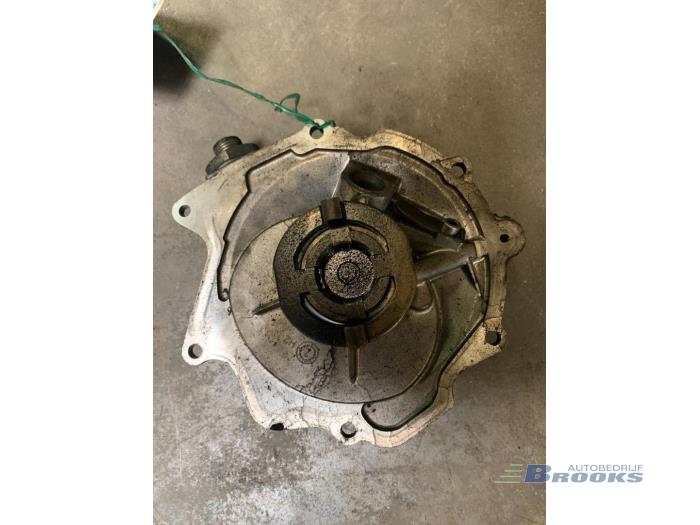 Gebruikte Vacuumpomp (Diesel) Mercedes E (W210) 2.2 E-220D 16V Prijs € 25,00 Margeregeling aangeboden door Autobedrijf Brooks