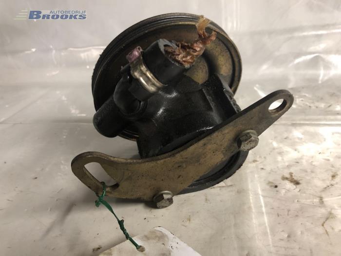 Gebruikte Stuurpomp Fiat Punto I (176) TD 1.7 60 Prijs € 15,00 Margeregeling aangeboden door Autobedrijf Brooks