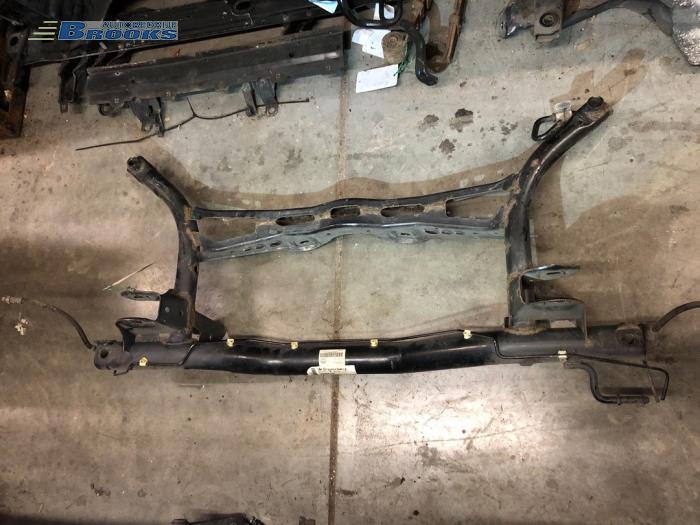 Subframe van een Volkswagen Golf V (1K1) 1.9 TDI 2006