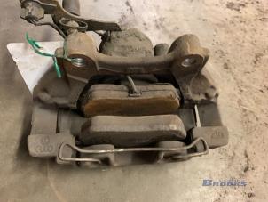 Gebruikte Remklauw (Tang) rechts-voor Audi A6 Quattro (C5) 2.5 TDI V6 24V Prijs € 15,00 Margeregeling aangeboden door Autobedrijf Brooks