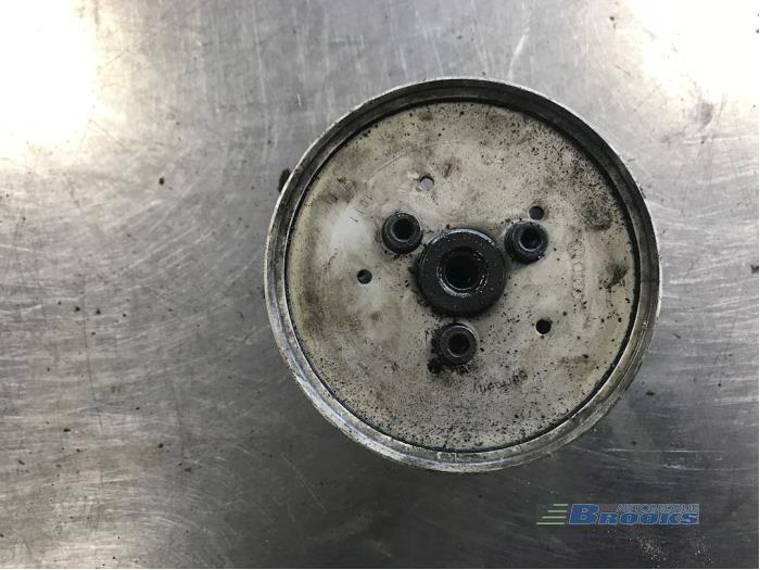 Stuurbekrachtiging Pomp van een Audi A6 Quattro (C5) 2.5 TDI V6 24V 2003