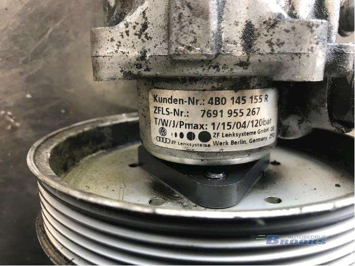 Stuurbekrachtiging Pomp van een Audi A6 Quattro (C5) 2.5 TDI V6 24V 2003