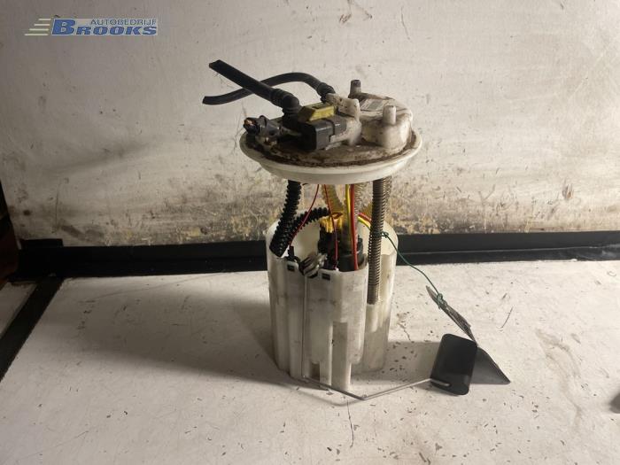Gebruikte Tank element Pomp Peugeot Bipper (AA) 1.3 HDI Prijs € 80,00 Margeregeling aangeboden door Autobedrijf Brooks