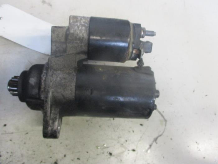 Gebruikte Startmotor Volkswagen Polo IV (9N1/2/3) 1.2 12V Prijs € 30,00 Margeregeling aangeboden door Autobedrijf Brooks