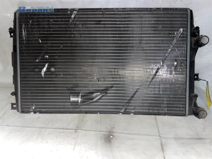 Gebruikte Radiateur Skoda Octavia Combi (1Z5) 1.9 TDI Prijs € 30,00 Margeregeling aangeboden door Autobedrijf Brooks