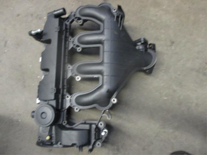 Gebruikte Kleppendeksel Volvo V70 (BW) 2.0 D 16V Prijs € 75,00 Margeregeling aangeboden door Autobedrijf Brooks