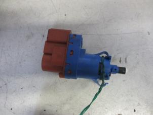 Gebruikte Remlicht Schakelaar Alfa Romeo MiTo (955) 1.3 JTDm 16V Eco Prijs € 10,00 Margeregeling aangeboden door Autobedrijf Brooks