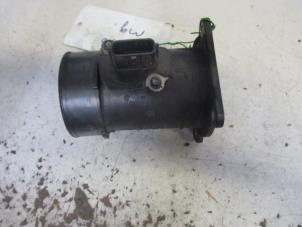 Gebruikte Luchtmassameter Nissan X-Trail (T30) 2.2 dCi 16V 4x2 Prijs € 40,00 Margeregeling aangeboden door Autobedrijf Brooks