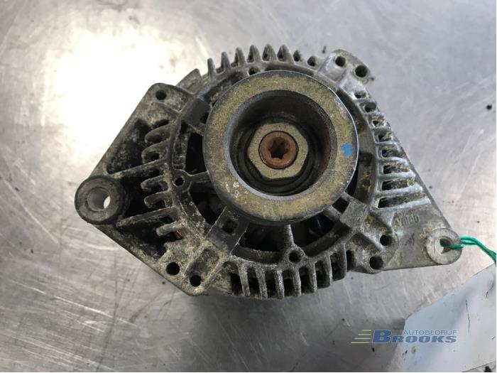 Gebruikte Dynamo Renault Laguna Prijs € 15,00 Margeregeling aangeboden door Autobedrijf Brooks