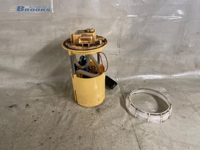 Gebruikte Tank element Pomp Alfa Romeo MiTo (955) 1.3 JTDm 16V Eco Prijs € 25,00 Margeregeling aangeboden door Autobedrijf Brooks