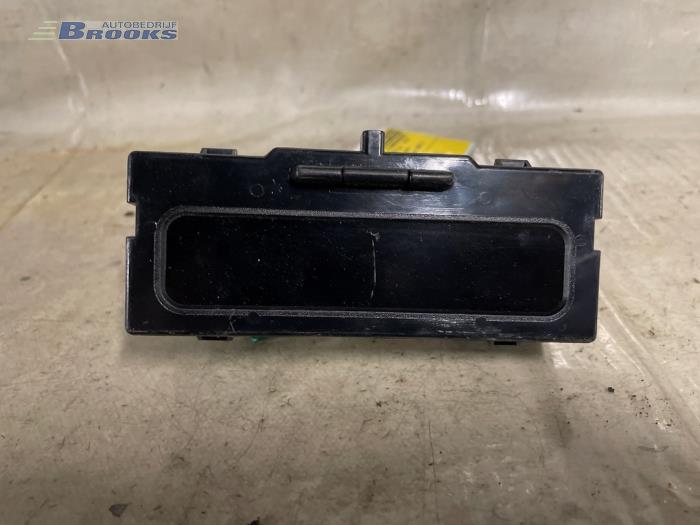 Gebruikte Display Interieur Renault Megane II (BM/CM) 1.6 16V Prijs € 20,00 Margeregeling aangeboden door Autobedrijf Brooks
