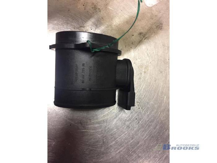 Gebruikte Luchtmassameter Peugeot 5008 I (0A/0E) 1.6 HDiF 16V Prijs € 25,00 Margeregeling aangeboden door Autobedrijf Brooks